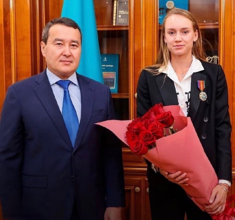 对每位球员 对每位球员